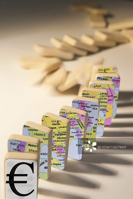 多米诺效应和欧元图片素材