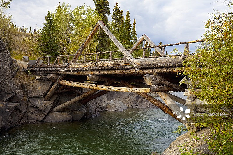 历史悠久的木桥，边境桥图片素材