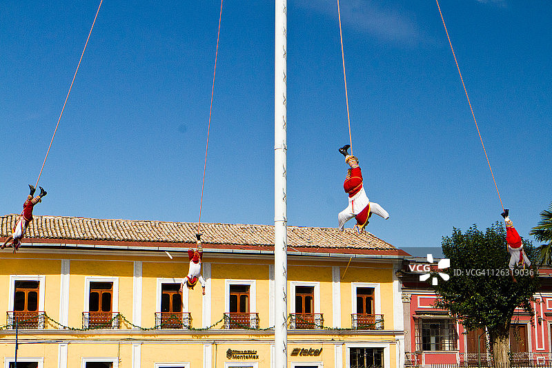 帕潘特拉飞人舞图片素材