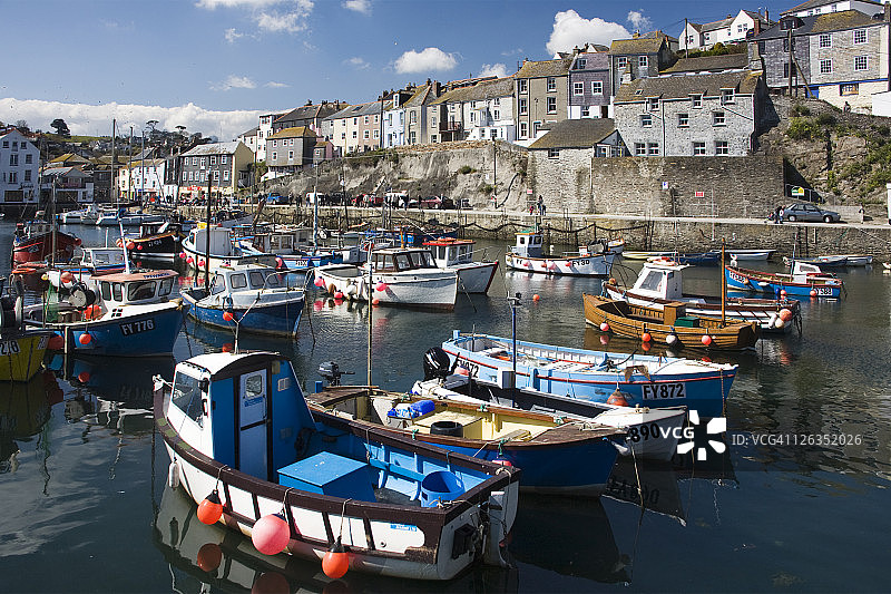 梅瓦吉西港停泊的渔船图片素材