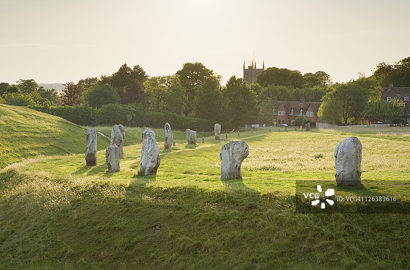 埃夫伯里新石器时代的立石，威尔特郡，英格兰，英国。图片素材