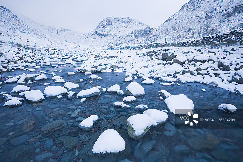 湖区国家公园锡斯韦特山谷德温特河风光图片素材