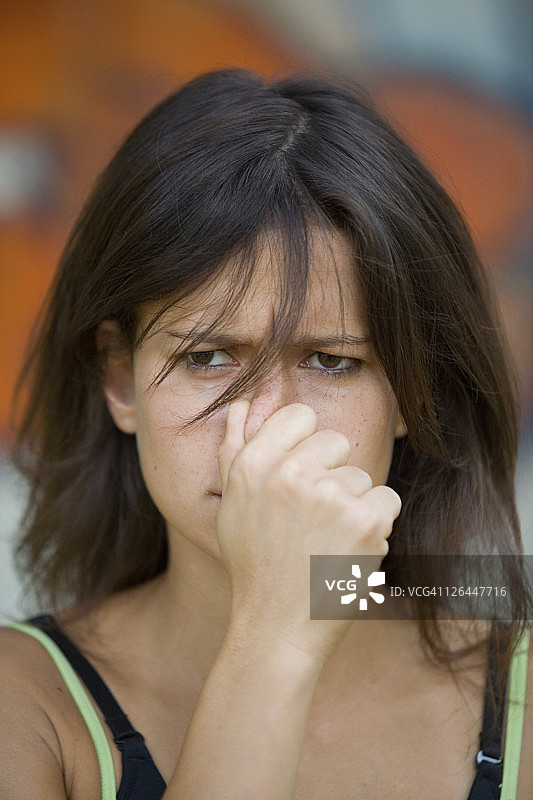 一位年轻女子的画像图片素材