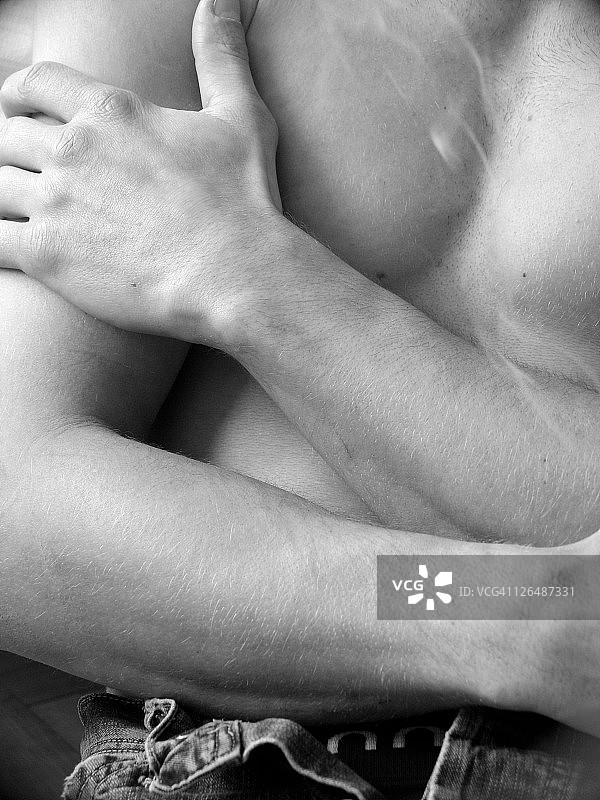 男人摸女人的手图片素材