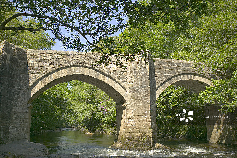 达特穆尔国家公园，达特河上的新桥图片素材