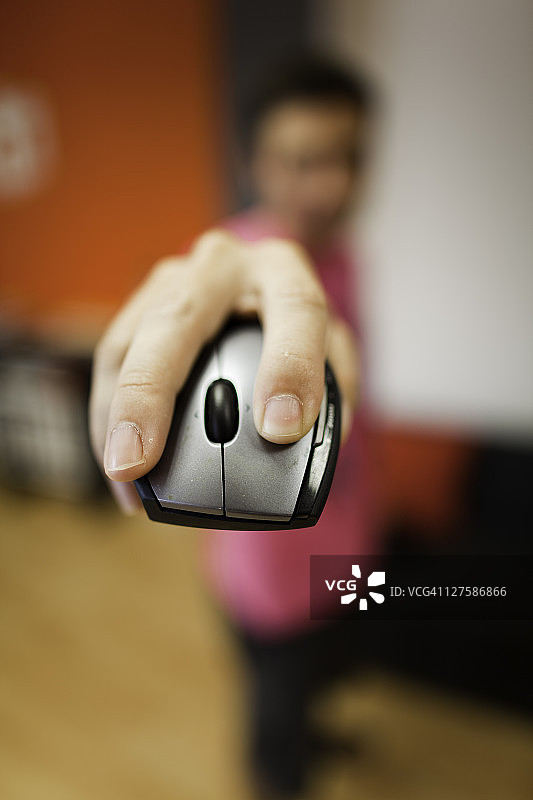 手持电脑鼠标图片素材