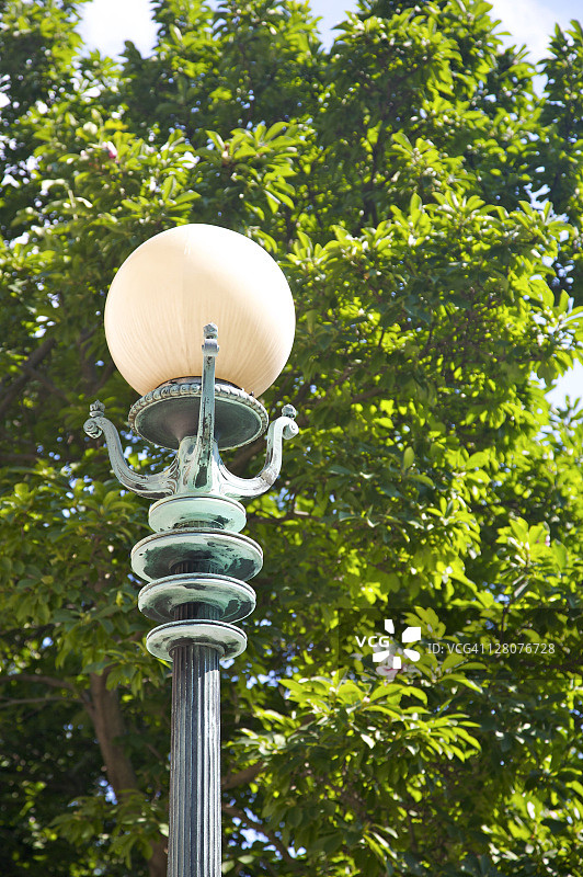 罗德岛普罗维登斯布朗大学约翰·卡特·布朗图书馆前的古典美术风格装饰图片素材