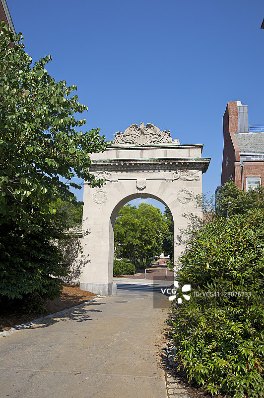 布朗大学校园入口拱门（罗德岛州普罗维登斯）图片素材