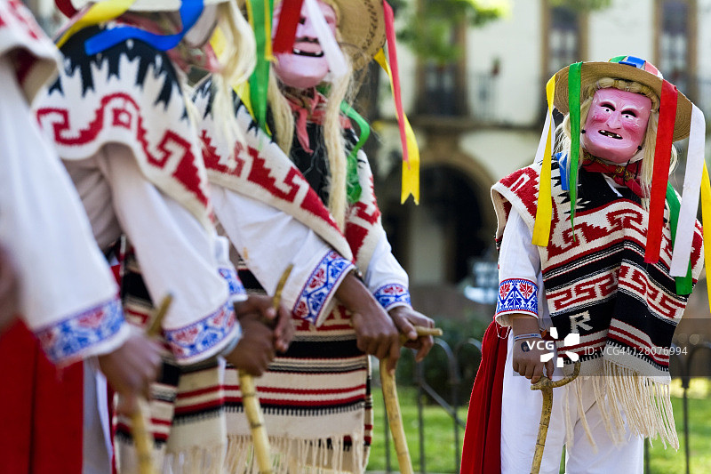 墨西哥帕茨夸罗的米却肯舞蹈者图片素材