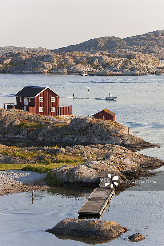 在瑞典西海岸Tjorn岛Skarhamn的海中沐浴图片素材