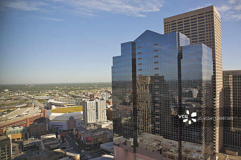 明尼阿波利斯天际线与标靶球场，明尼苏达双城棒球队主场图片素材