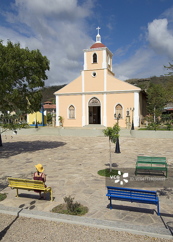 尼加拉瓜圣胡安德尔苏尔，教堂和公园图片素材
