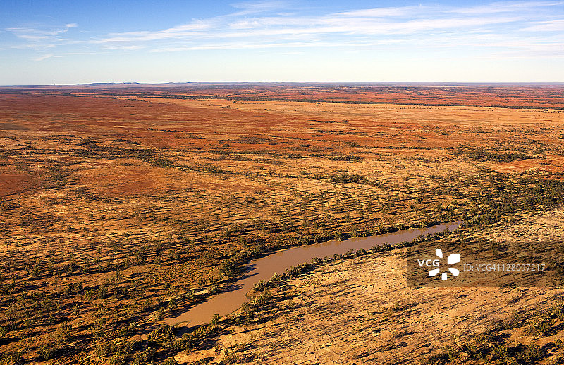 澳大利亚昆士兰州内陆死水潭鸟瞰图图片素材