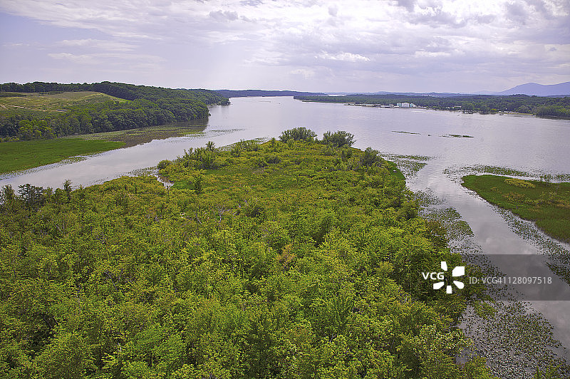 纽约州哈德逊河沿岸树木和自然景观鸟瞰图片素材