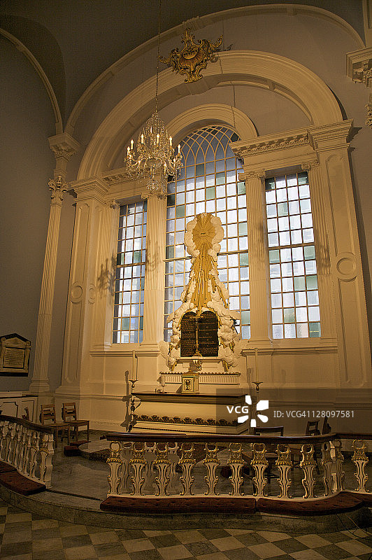 纽约市圣保罗教堂内部，百老汇和富尔顿街图片素材