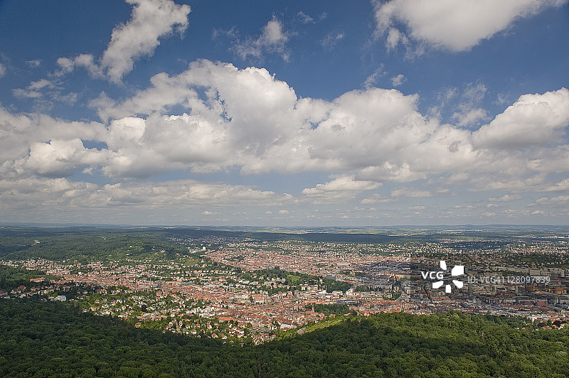 从电视塔俯瞰德国巴登-符腾堡州斯图加特图片素材