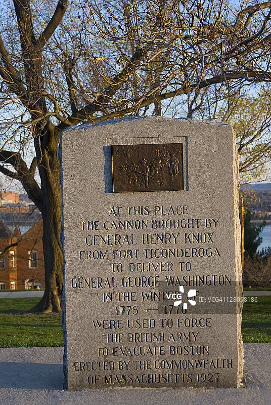 多切斯特高地革命历史石碑，南波士顿，马萨诸塞州图片素材