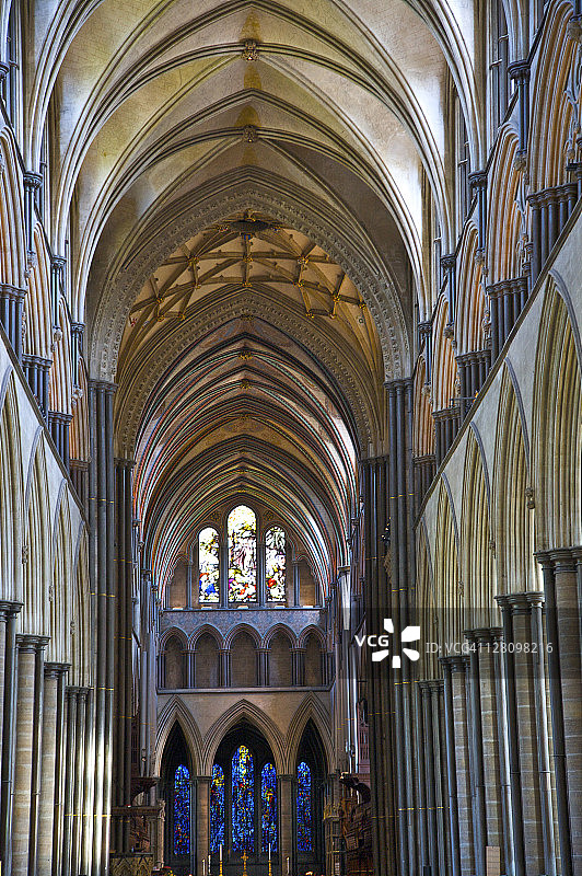 英国索尔兹伯里大教堂中殿室内景图片素材