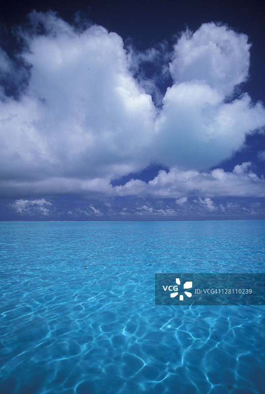 夏威夷中途环礁泻湖内部图片素材