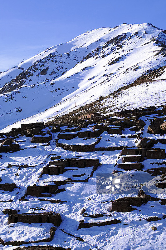摩洛哥阿特拉斯山脉Oukaimeden地区的牧羊人石屋图片素材