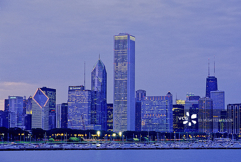 伊利诺伊州芝加哥市中心夜景图片素材