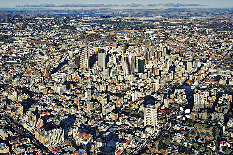 南非豪登省约翰内斯堡市中心高层建筑空中俯瞰图片素材