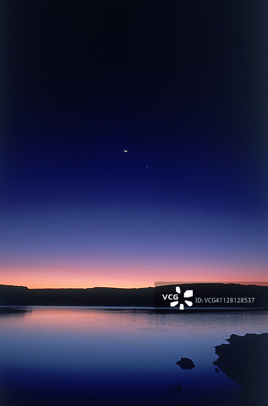 犹他州鲍威尔湖月亮景观图片素材