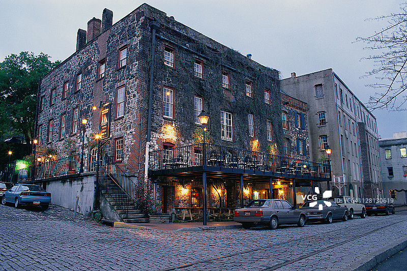 URBPE017黄昏时的河街，佐治亚州萨凡纳图片素材