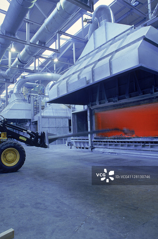 炼铝厂内景图片素材