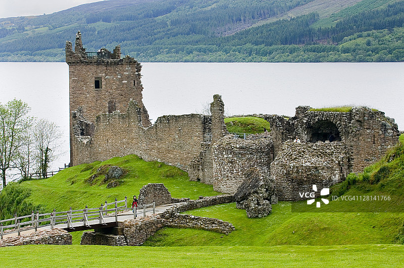 厄克特城堡遗址，尼斯湖，苏格兰图片素材
