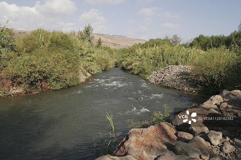 加利利海北部约旦公园地区的约旦河，以色列图片素材