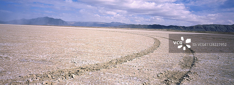内华达州，加州，黑岩沙漠，轮胎痕迹图片素材