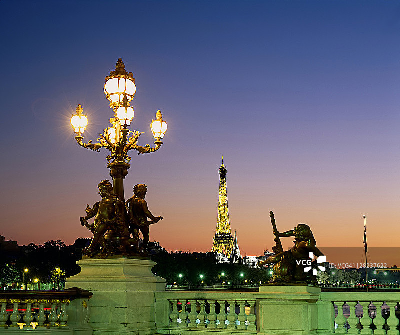 法国巴黎亚历山大三世桥特写图片素材