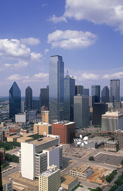 从达拉斯重逢塔拍摄的城市天际线，德克萨斯州图片素材