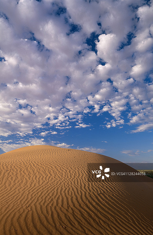 澳大利亚北领地辛普森沙漠的沙丘图片素材