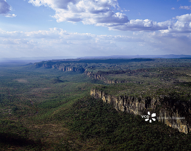卡卡杜国家公园悬崖鸟瞰，澳大利亚图片素材