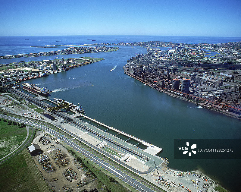 澳大利亚新南威尔士州纽卡斯尔港口和码头鸟瞰图图片素材