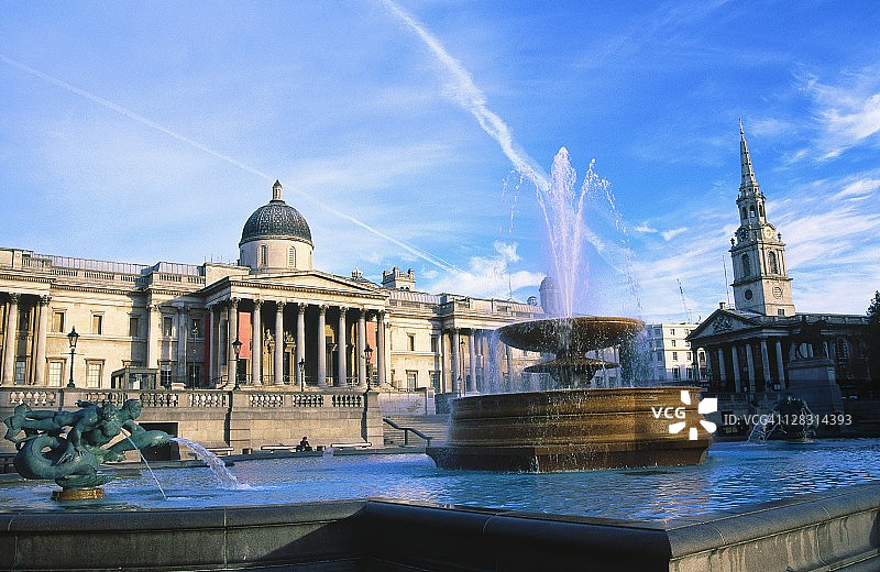 伦敦国家美术馆和特拉法加广场图片素材