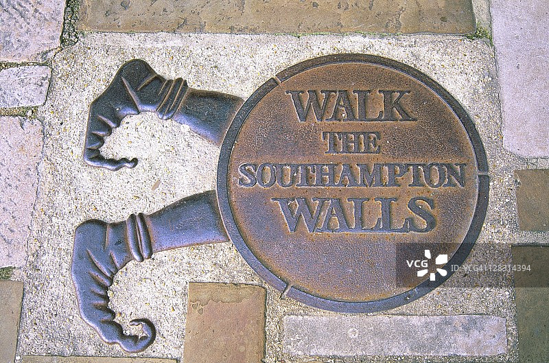 英国南安普顿人行道标志图片素材