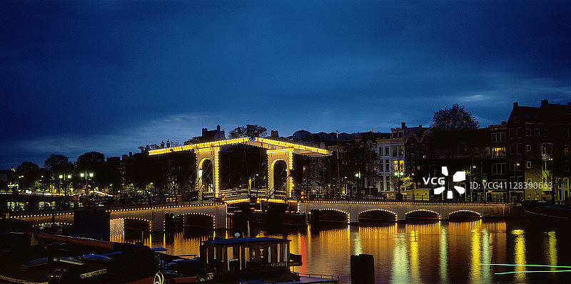 荷兰阿姆斯特丹的瘦桥图片素材