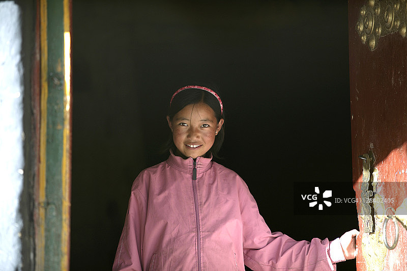 中国西藏自治区江孜藏族女孩图片素材