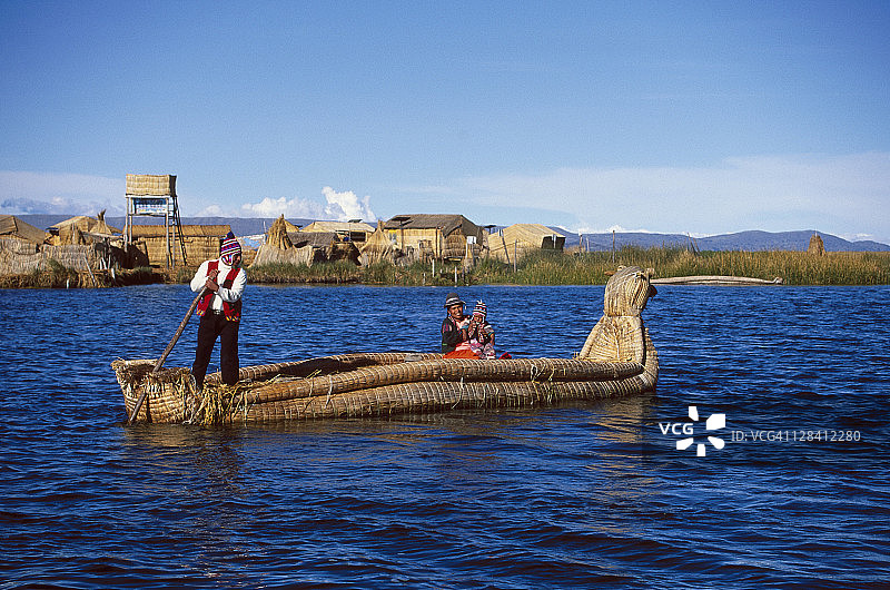 的的喀喀湖芦苇船，秘鲁图片素材