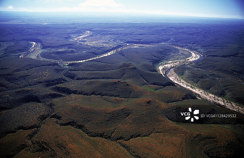 澳大利亚芬克峡谷国家公园：芬克河蜿蜒航拍图片素材