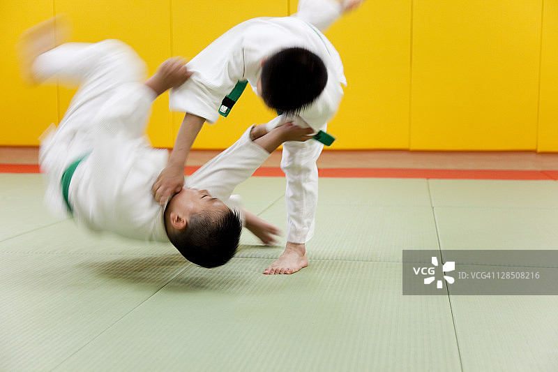 柔道选手对战图片素材