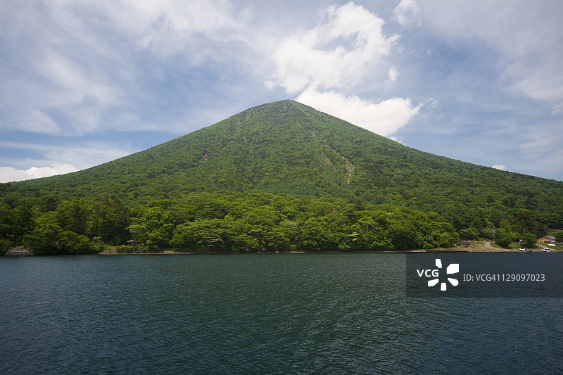 男体山和中禅寺湖图片素材