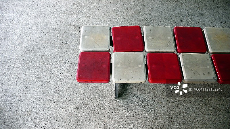 东京新宿的公园长椅图片素材