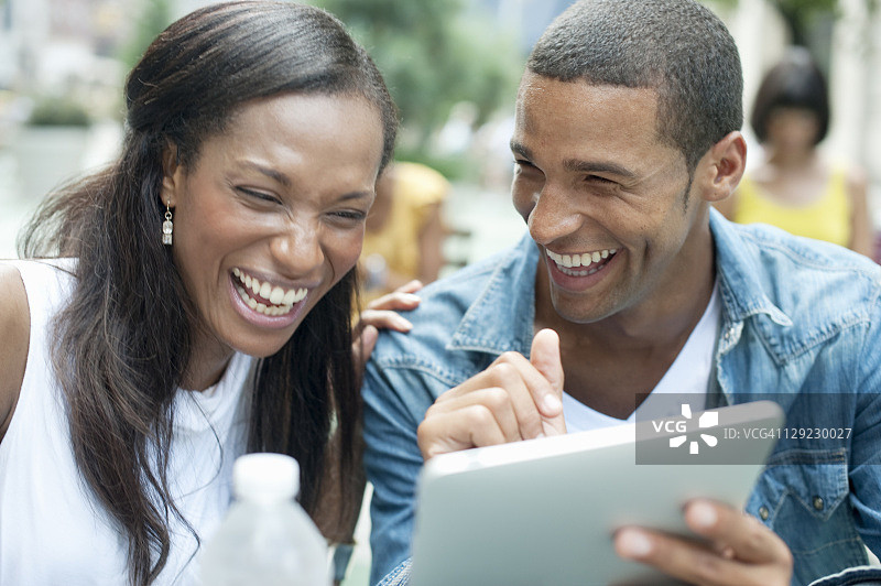 戴防护口罩的女医生特写图片素材