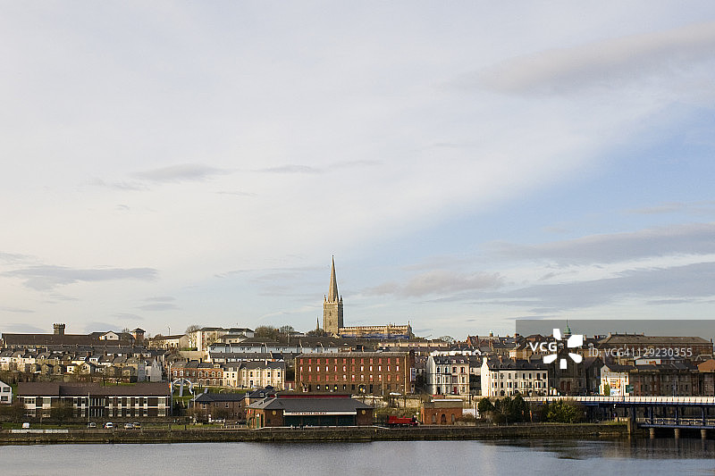 从福伊尔河畔眺望德里市图片素材