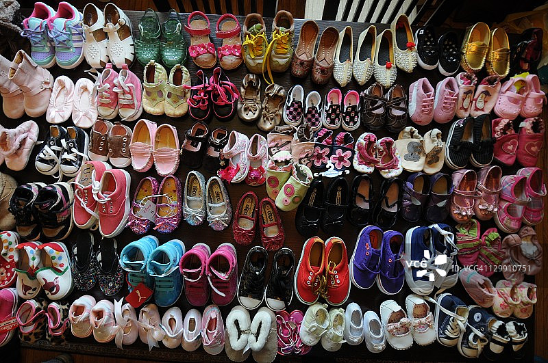 商店里的鞋子图片素材