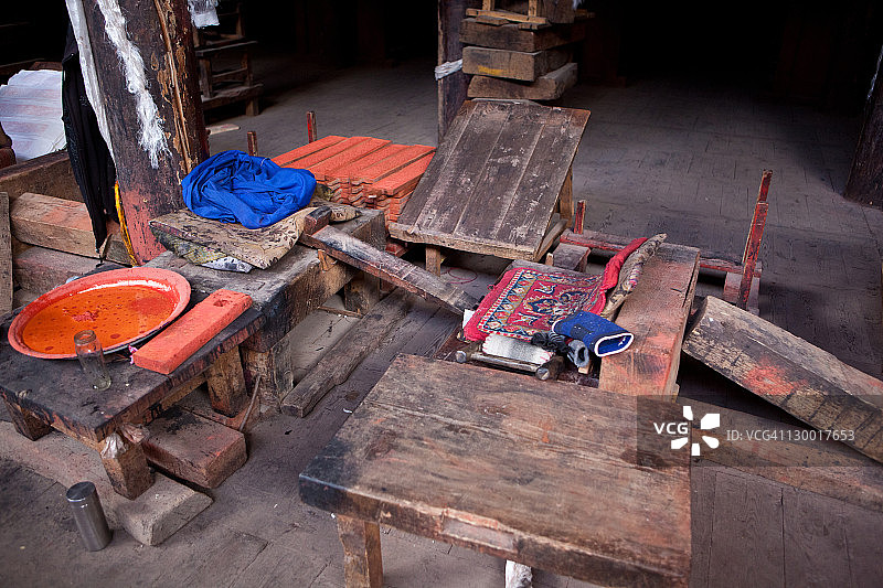 德格印经院印刷室图片素材